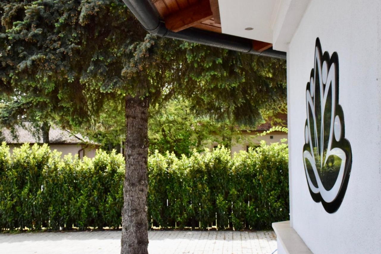 Hotel Lotus Hermina-major Εξωτερικό φωτογραφία